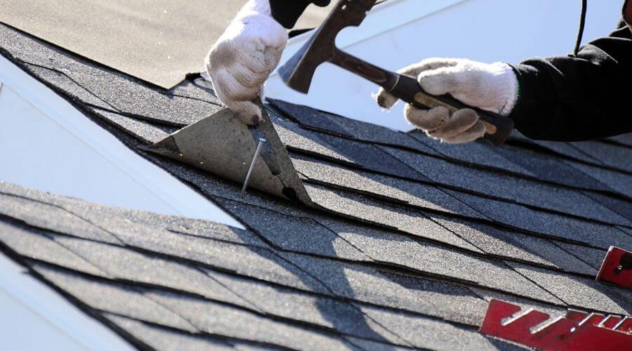 Professional gutter cleaning in Ackerman, MS